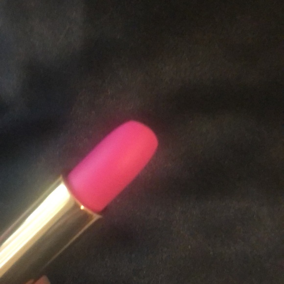 Lancome L'Absolu Rouge Lipstick - Shade 402 - Picture 6 of 7